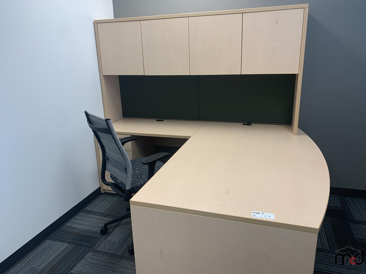 L Shape Desk W Hutch Chair 7 X6 X6 H